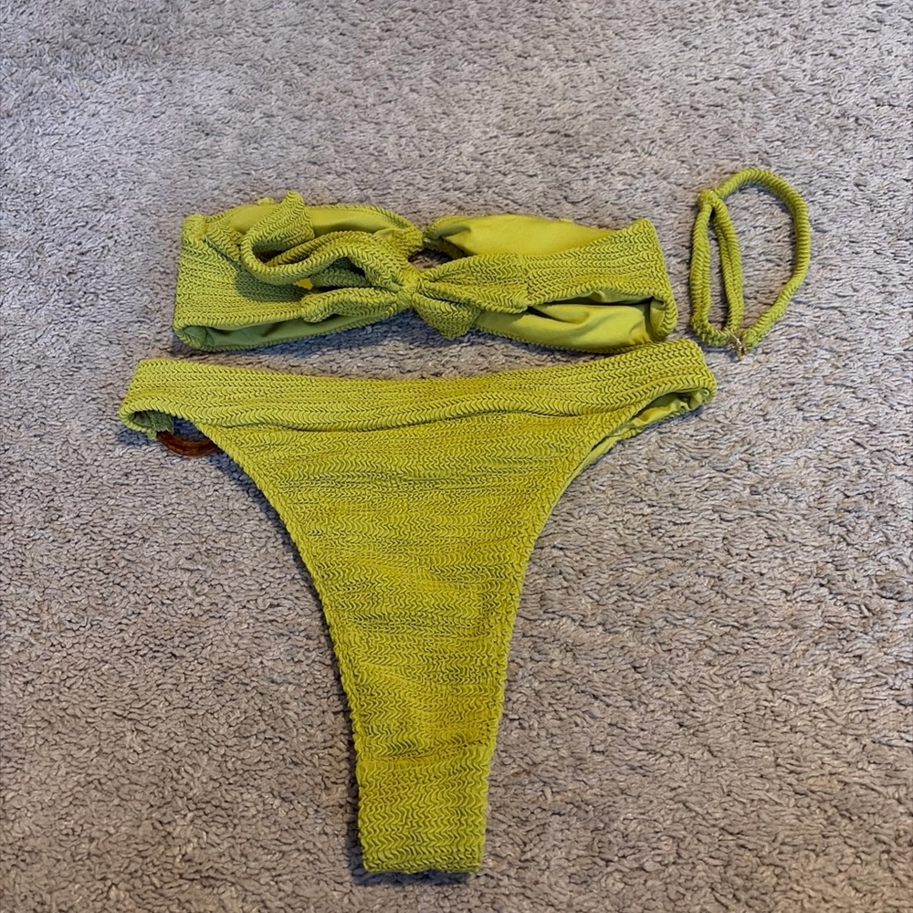 Monday Swim Chartreuse Crinkle Costa Rica Top Antigua Bottoms Size Small Bikini - Picture 4 of 4